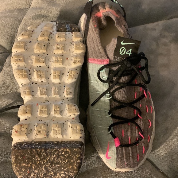 Super cute and comfy stretchy Nike - Picture 4 of 6